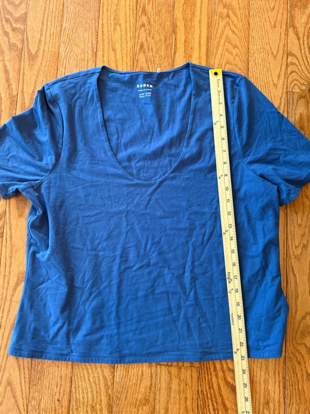 Boden Women’s Blue 20/22 Essential V-Neck Tshirt